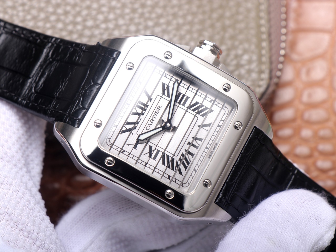 100Swiss-Cartier-Santos-Replica-WM505914-Leather-strap-45MM-2