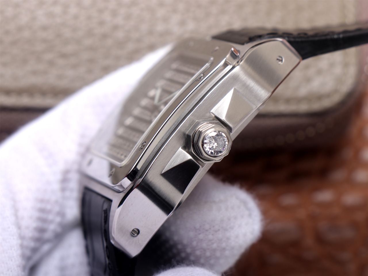 102Swiss-Cartier-Santos-Replica-WM505914-Leather-strap-45MM-1