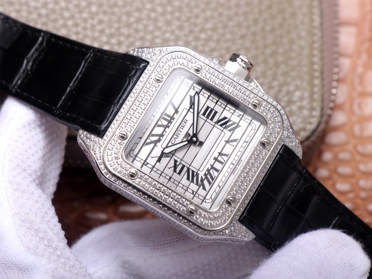 103Swiss-Cartier-Santos-Replica-WM505914-Leather-strap-45MM-2