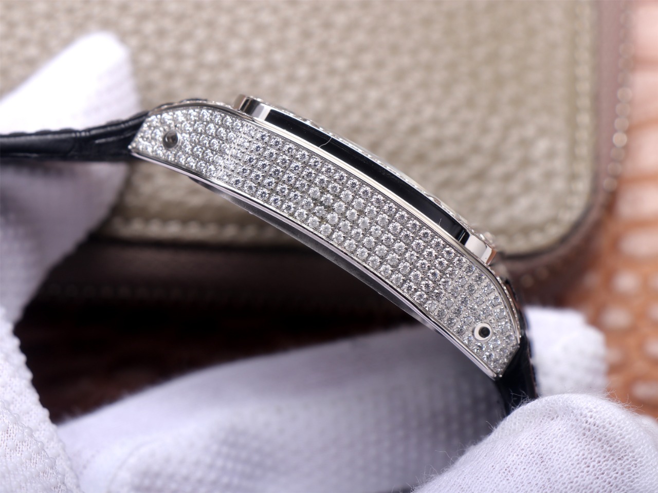105Swiss-Cartier-Santos-Replica-WM505914-Leather-strap-45MM-2