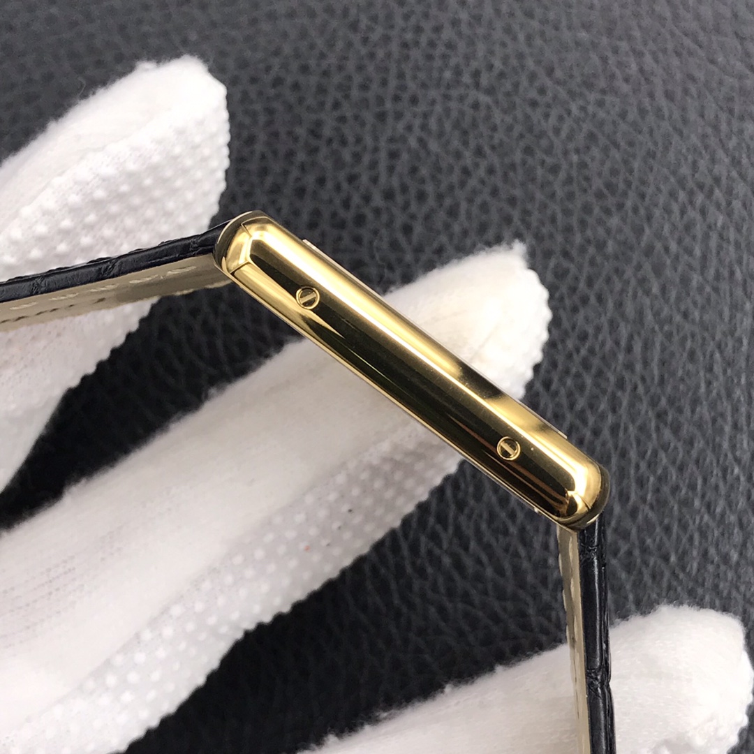 138Swiss-Cartier-Tank-Replica-Leather-strap-24x31MM-5