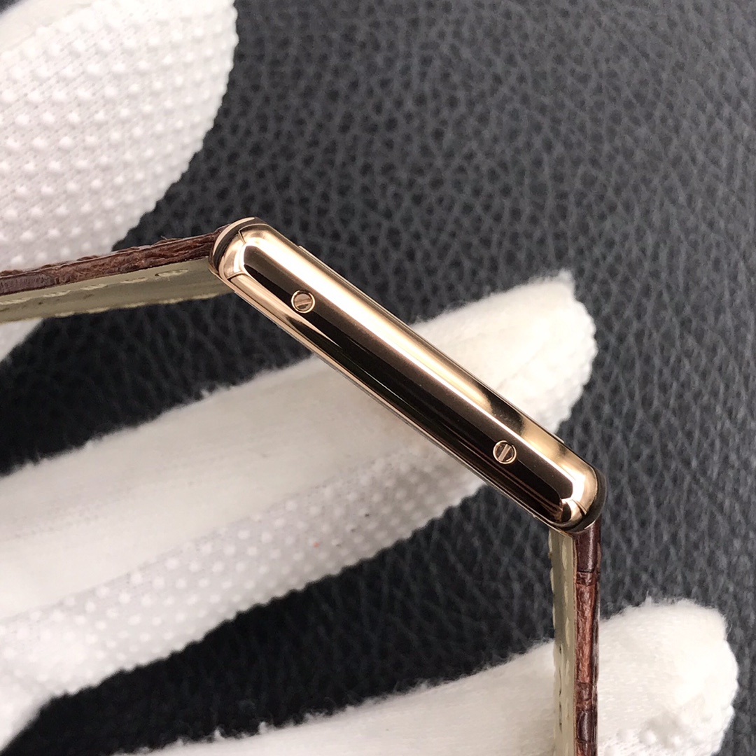 139Swiss-Cartier-Tank-Replica-Leather-strap-24x31MM-5