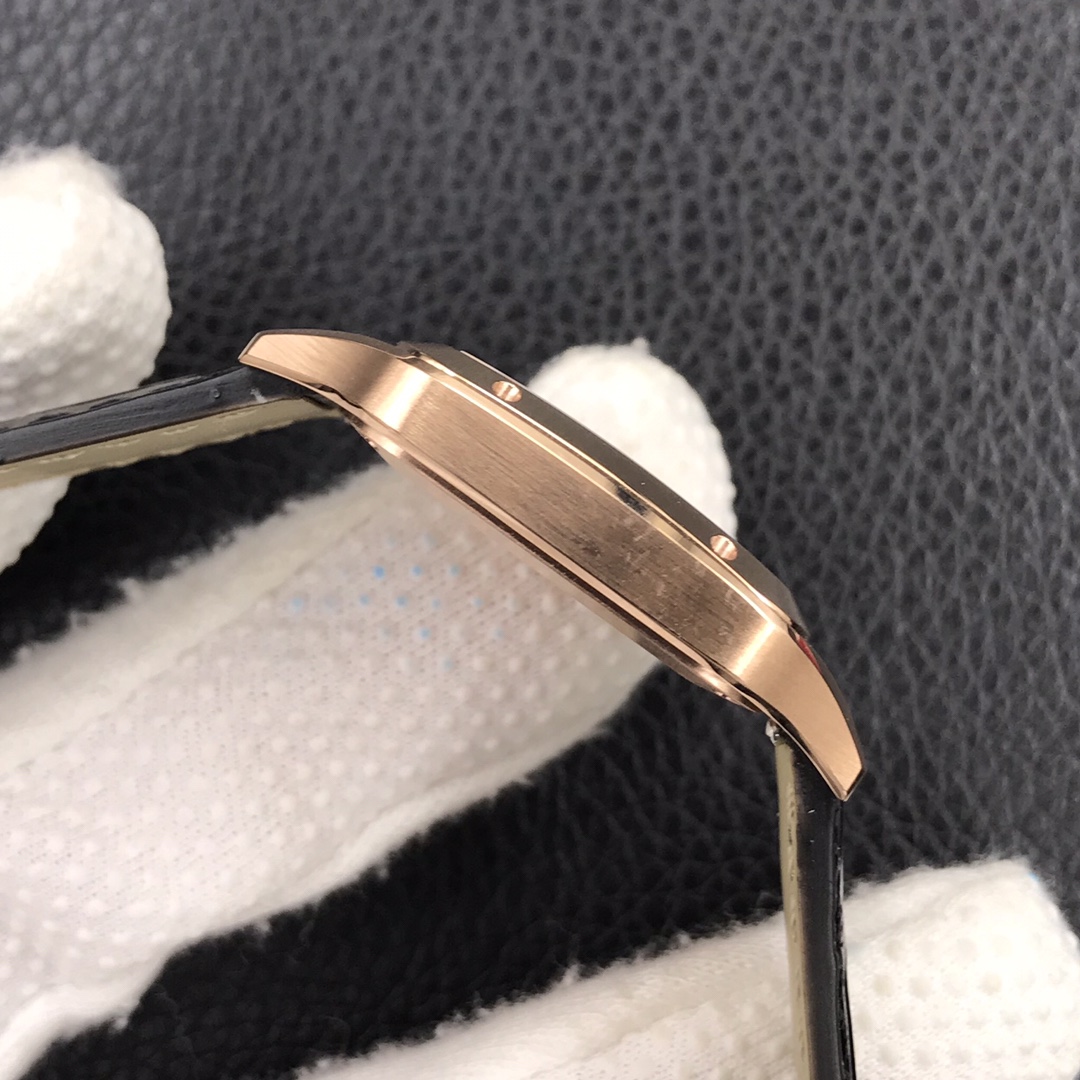 141Swiss-Cartier-Santos-Replica-Leather-strap-43.5MM-5