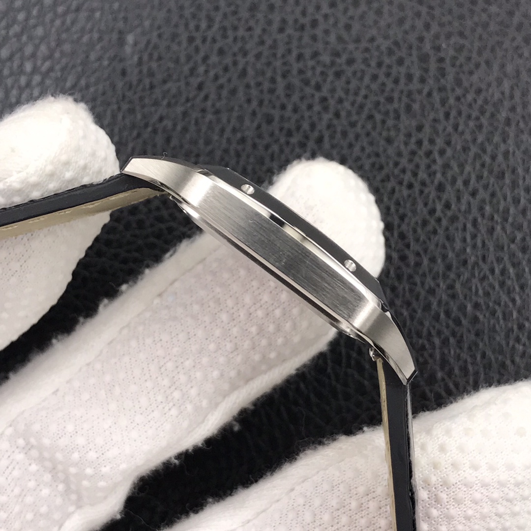 144Swiss-Cartier-Santos-Replica-Leather-strap-43.5MM-5