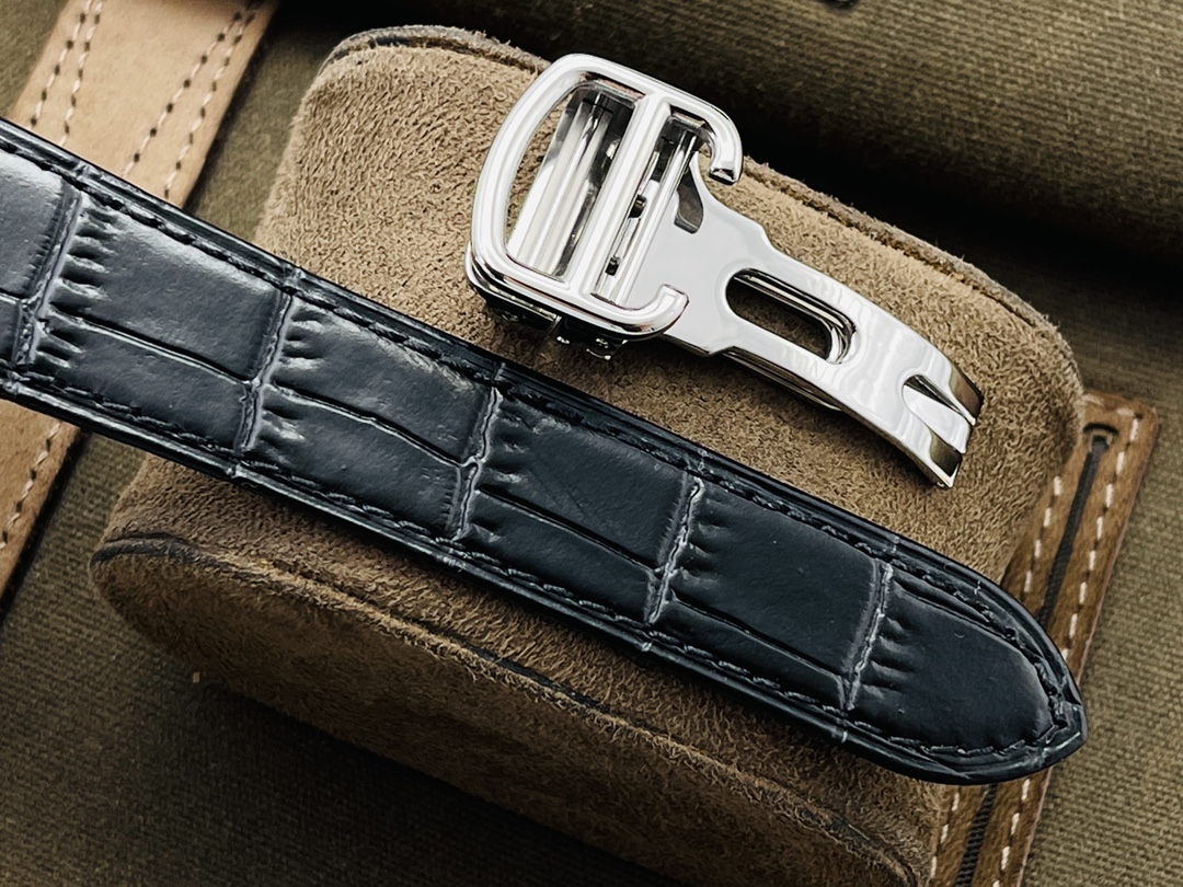 53Swiss-Cartie-Replica-HPI00593-Leather-strap-40MM-8