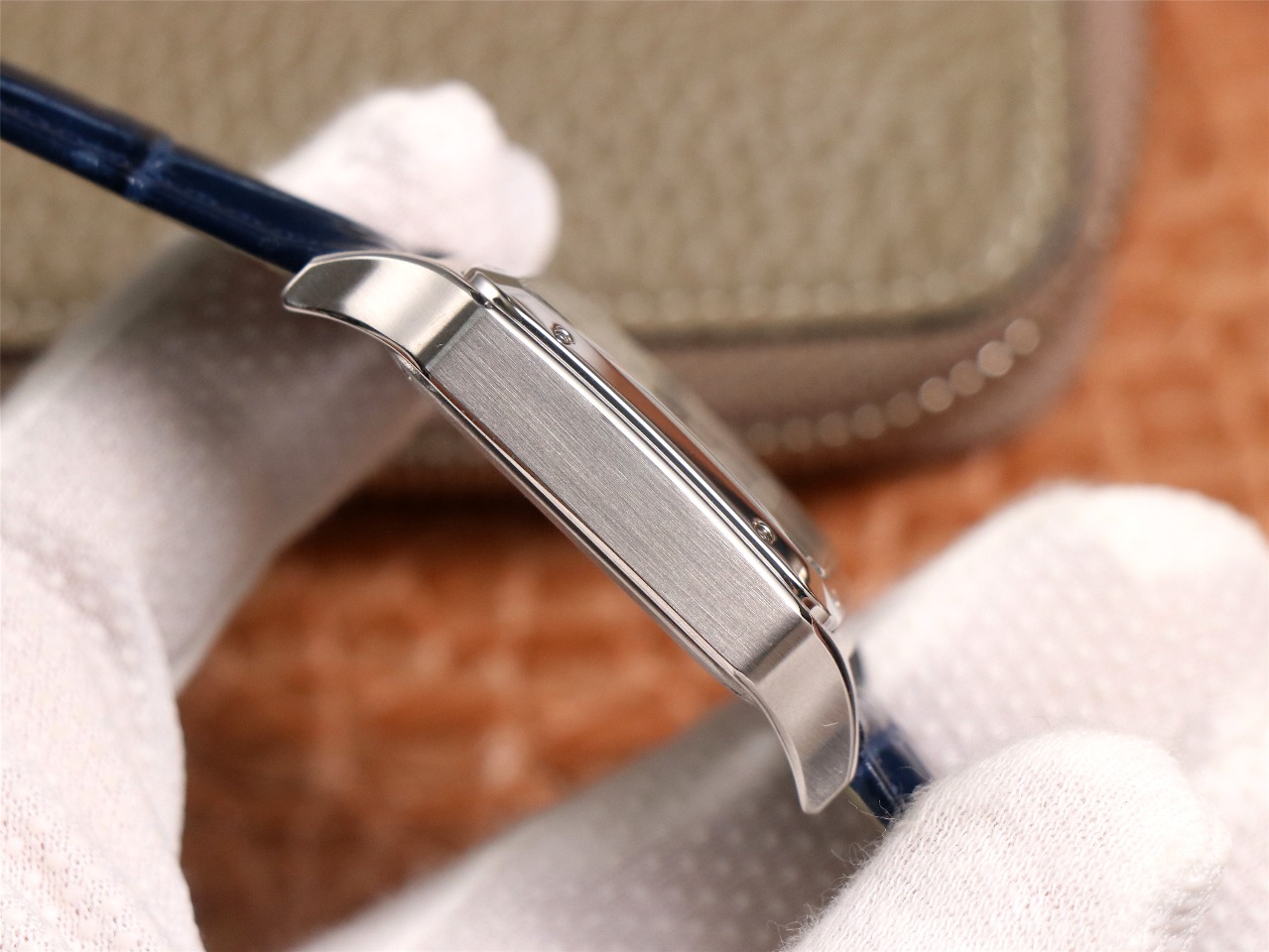 66Swiss-Cartie-Santos-Replica-Leather-strap-52MM-5