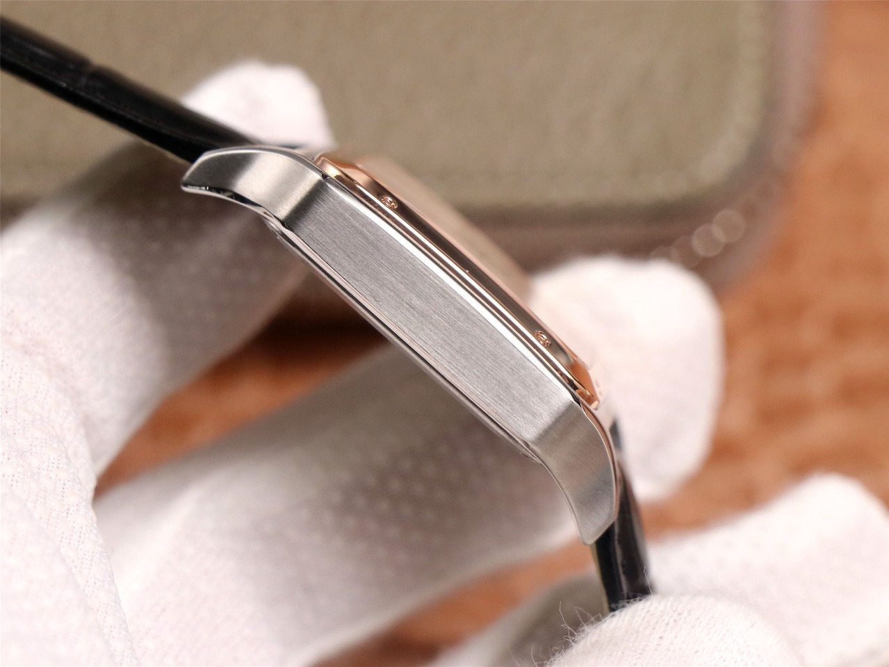 67Swiss-Cartie-Santos-Replica-Leather-strap-52MM-5
