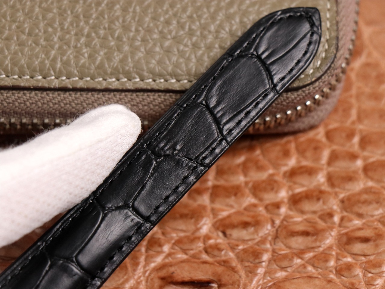 67Swiss-Cartie-Santos-Replica-Leather-strap-52MM-7