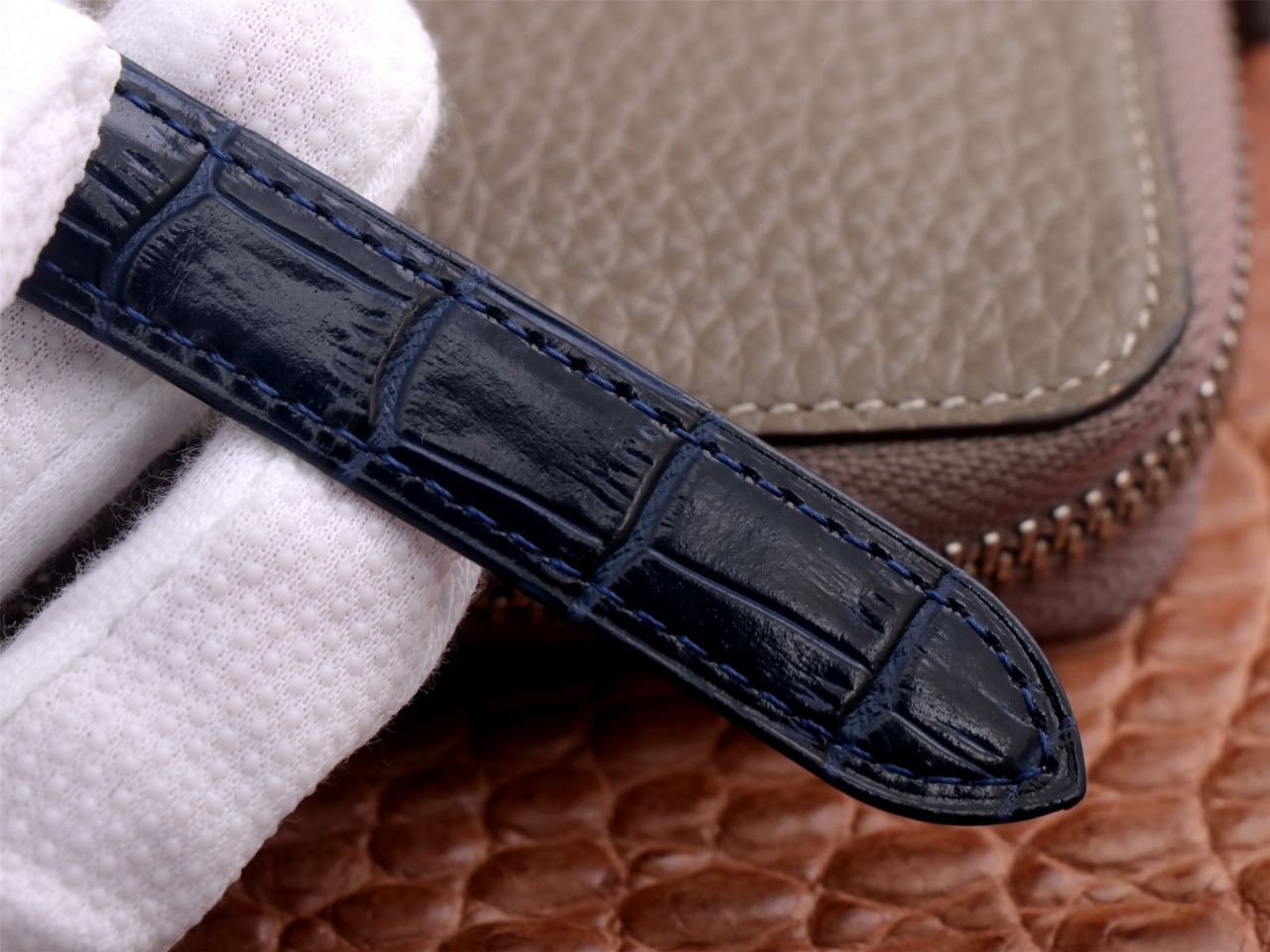 68Swiss-Cartie-Santos-Replica-Leather-strap-52MM-7