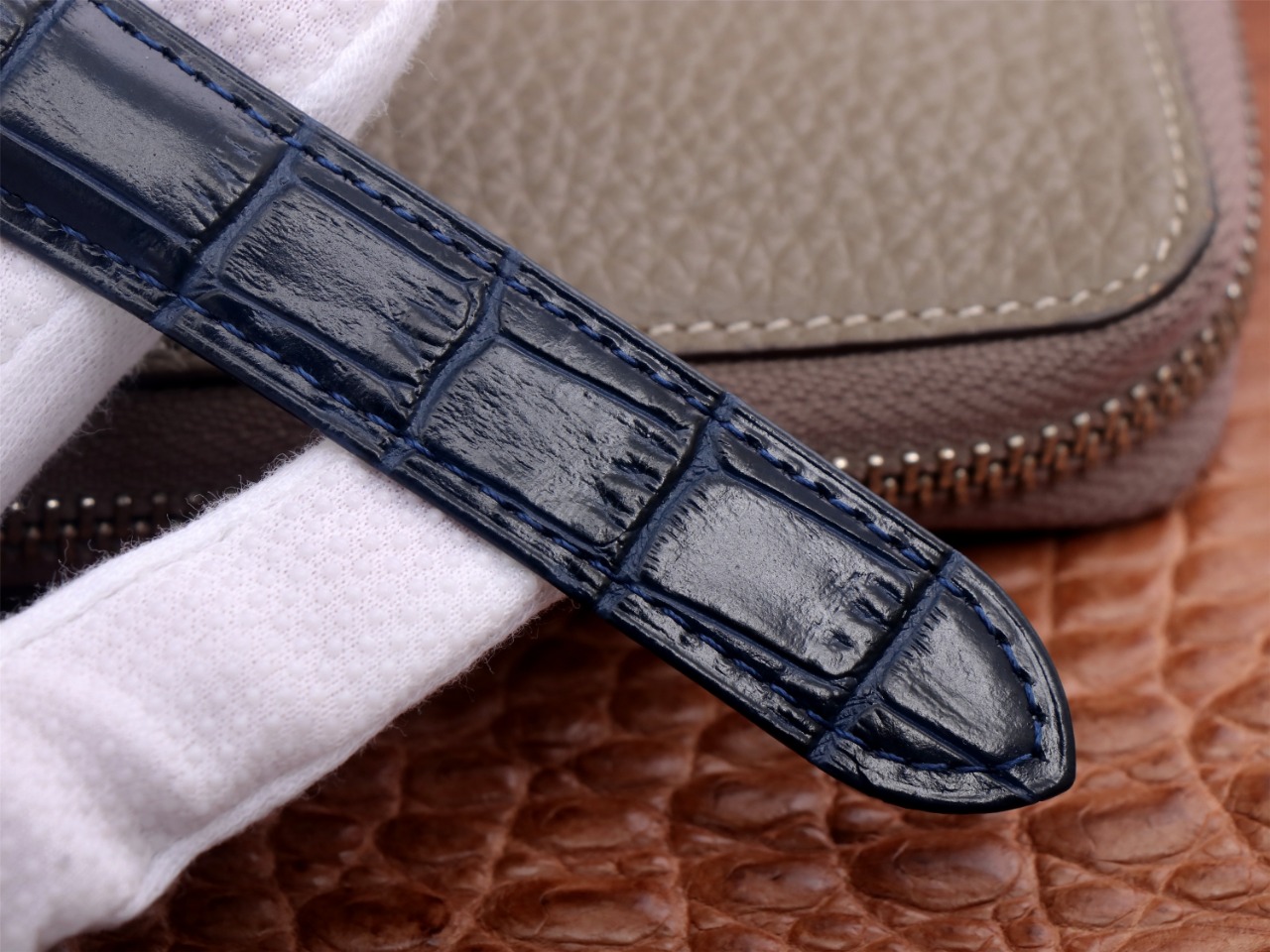 69Swiss-Cartie-Santos-Replica-Leather-strap-52MM-7