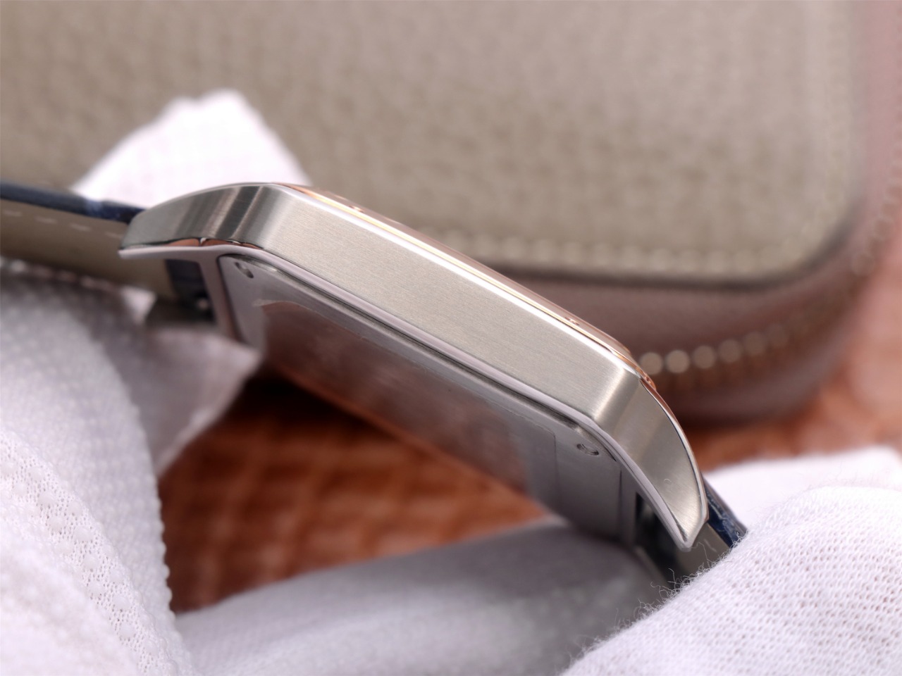 72Swiss-Cartie-Santos-Replica-Leather-strap-52MM-5