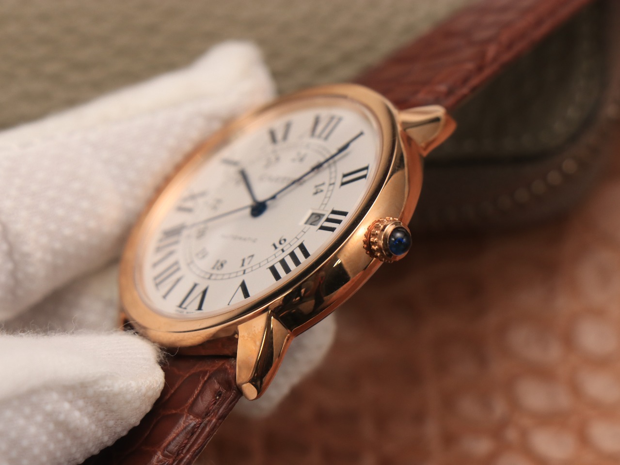 75Swiss-Cartie-Ronde-Replica-W6701010-Leather-strap-42MM-4