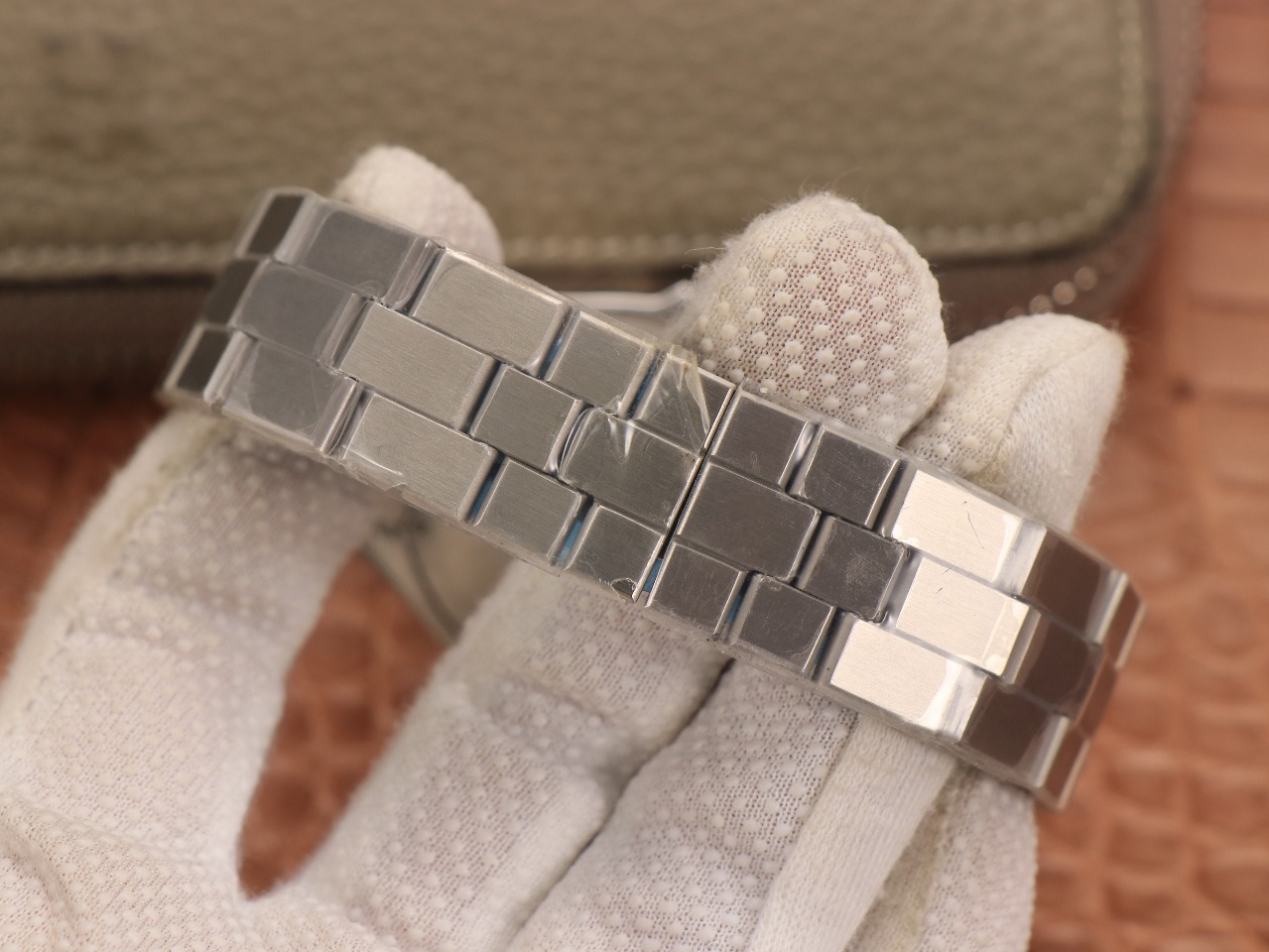 76Swiss-Cartie-Roadster-Replica-Stainless-steel-strap-41.3MM-7