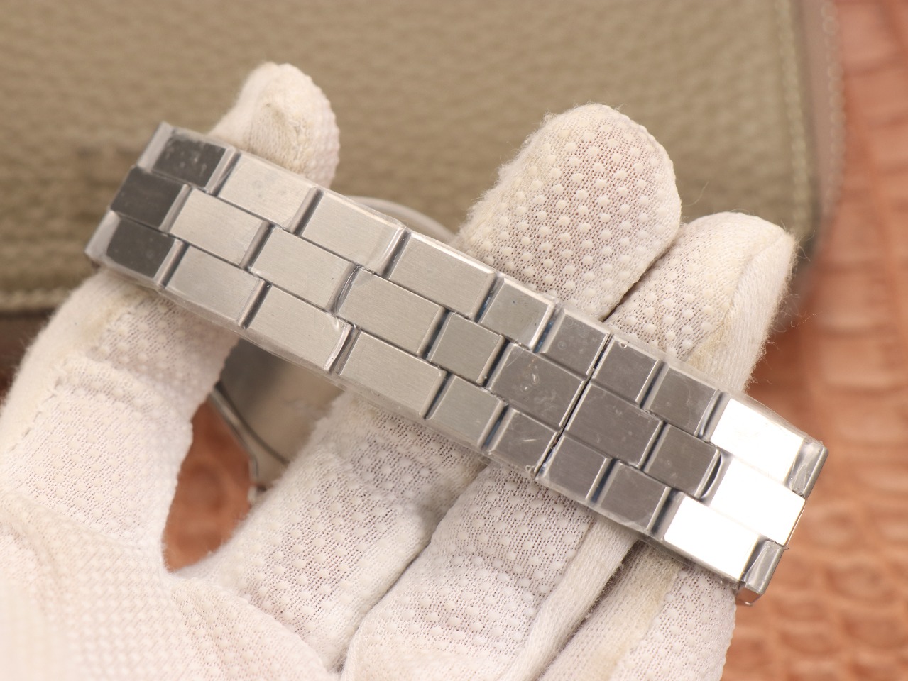 77Swiss-Cartie-Roadster-Replica-Stainless-steel-strap-41.3MM-7