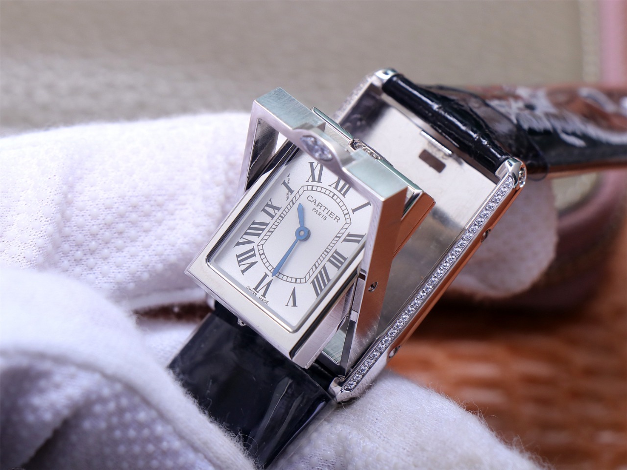 79Swiss-Cartie-Tank-Replica-Leather-strap-31MM-3