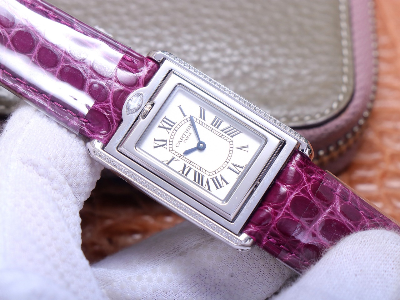 80Swiss-Cartie-Tank-Replica-Leather-strap-31MM-1