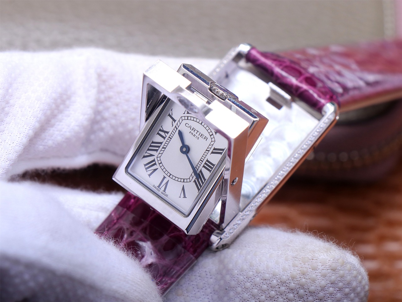 80Swiss-Cartie-Tank-Replica-Leather-strap-31MM-3